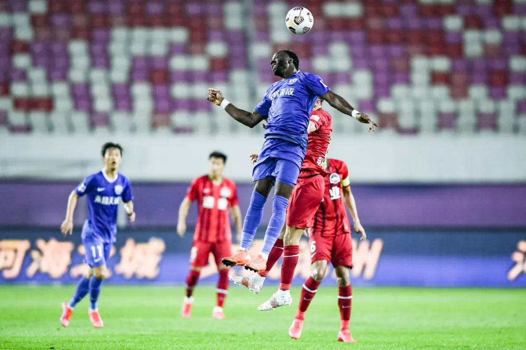 كأس الأنديةبطولة العراقة والتنافس الشديد